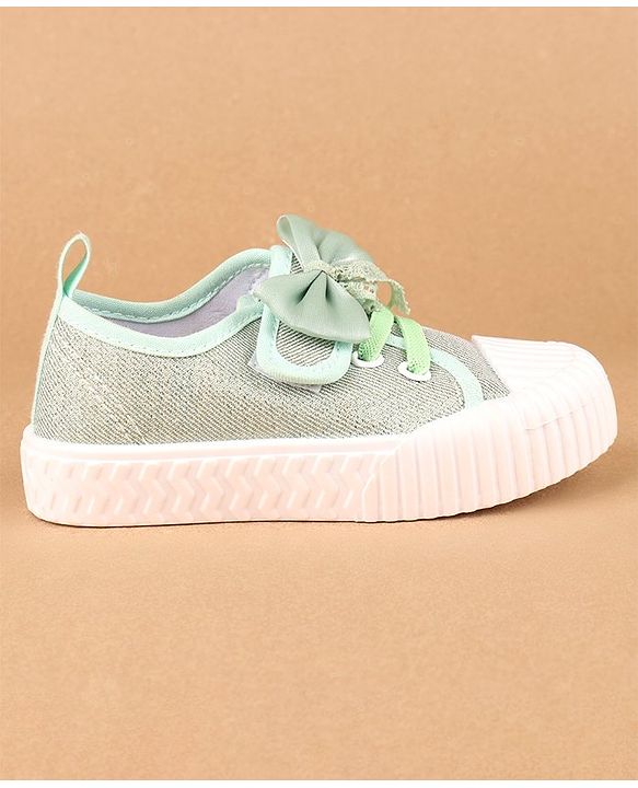 Cute Walk by Babyhug Casual Shoes Bow Applique - Green