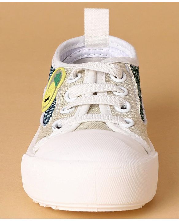 Cute Walk by Babyhug Casual Shoes - White