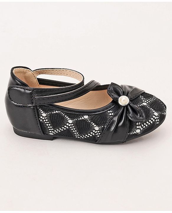 Cute Walk By Babyhug Belly Shoes Bow Applique - Black