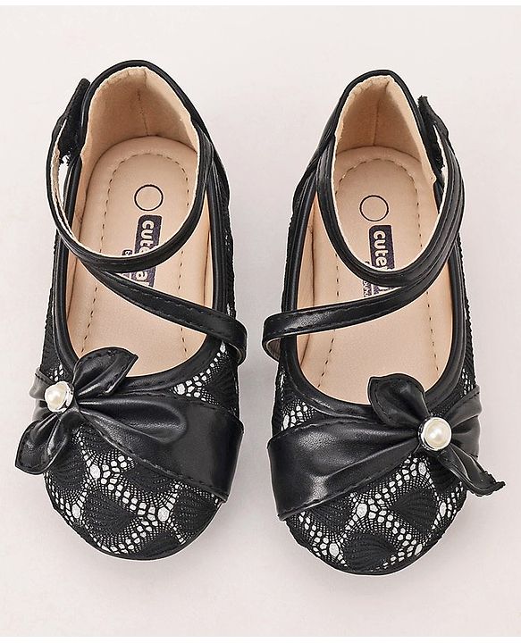 Cute Walk By Babyhug Belly Shoes Bow Applique - Black