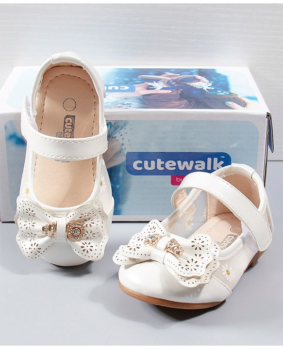 Cute Walk by Babyhug Sandals - White