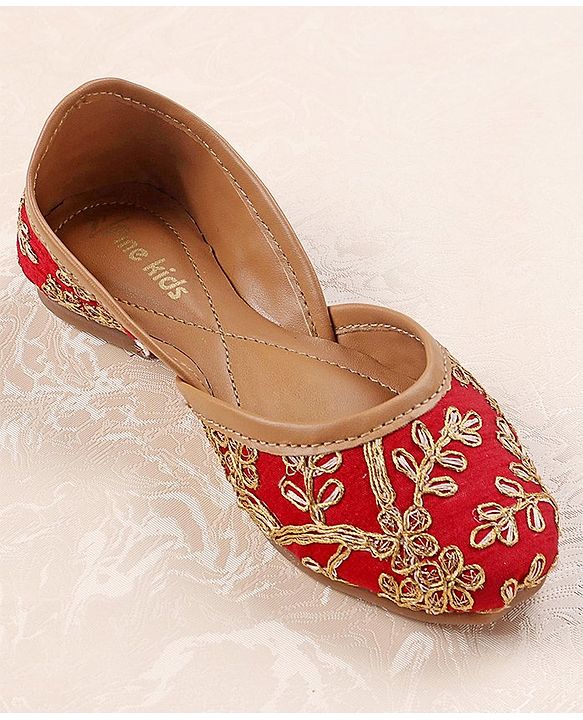 Pine Kids Ethnic Wear Mojaris - Maroon