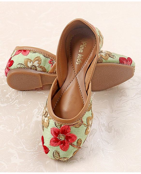 Pine Kids Mojaris Floral Embroidery - Green (Flower colour may vary)