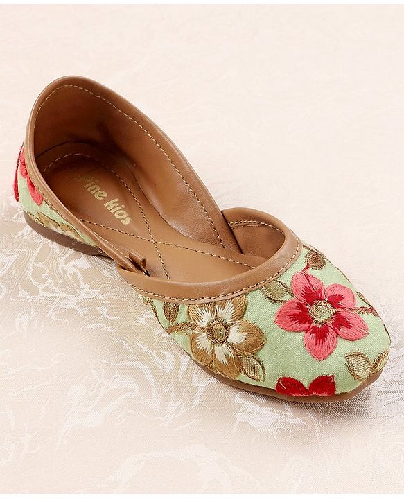 Pine Kids Mojaris Floral Embroidery - Green (Flower colour may vary)