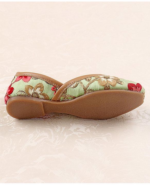 Pine Kids Mojaris Floral Embroidery - Green (Flower colour may vary)