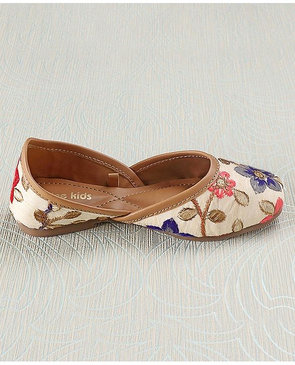 Pine Kids Mojaris Floral Embroidery - Green (Flower colour may vary)