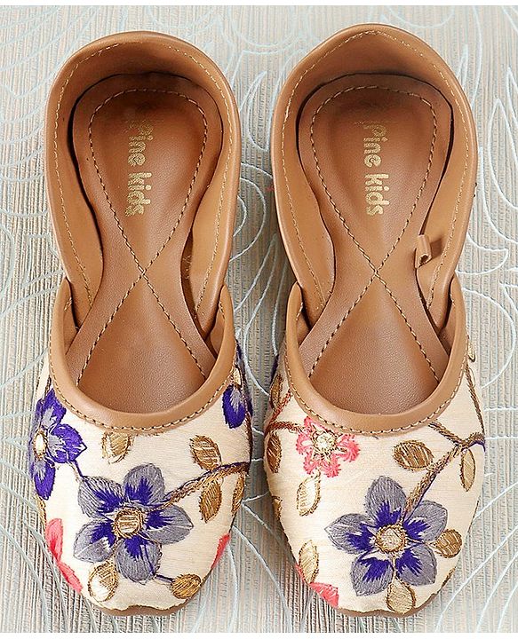 Pine Kids Mojaris Floral Embroidery - Green (Flower colour may vary)