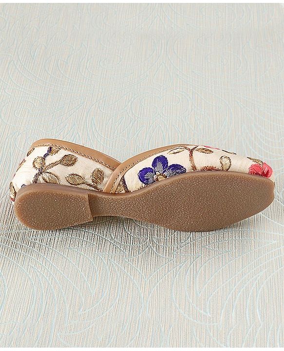 Pine Kids Mojaris Floral Embroidery - Green (Flower colour may vary)
