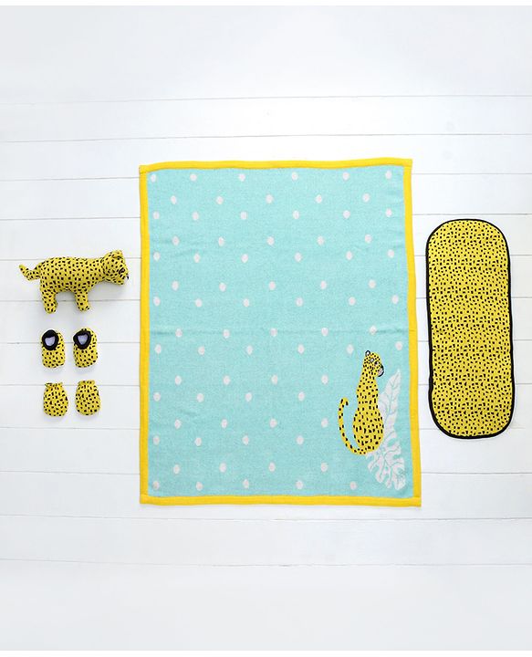 Babyhug Knitted Gift Set Giraffe Print Pack Of 5 - Orange