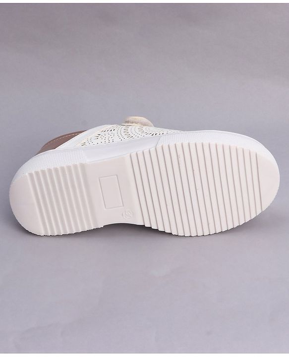 Pine Kids Casual Shoes - White