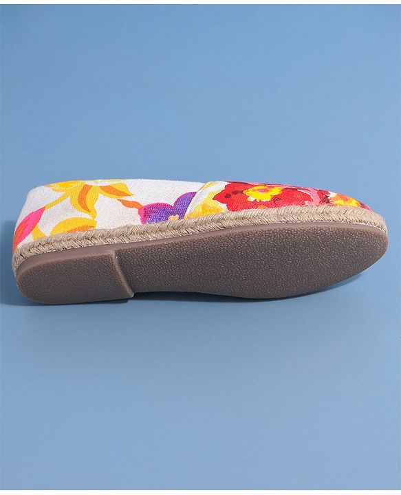 Pine Kids Casual Shoes Floral Print (Print May Vary)