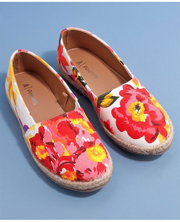 Pine Kids Casual Shoes Floral Print (Print May Vary)