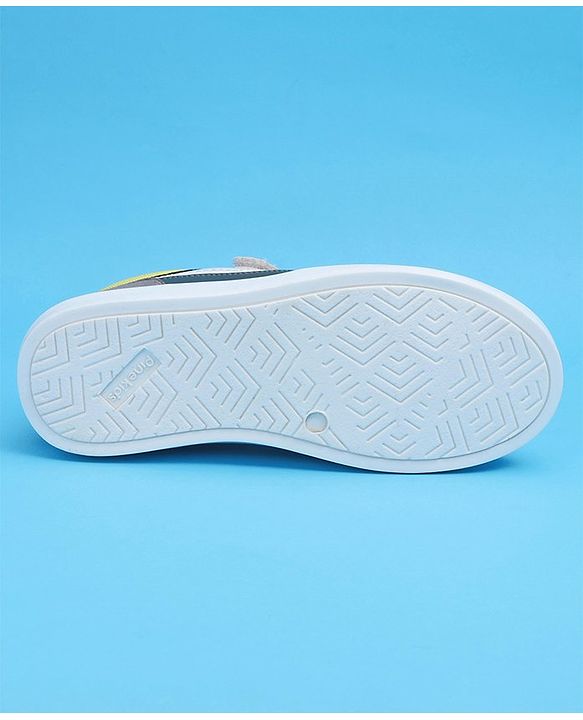 Pine Kids Slip On Casual Shoes Color Block - White