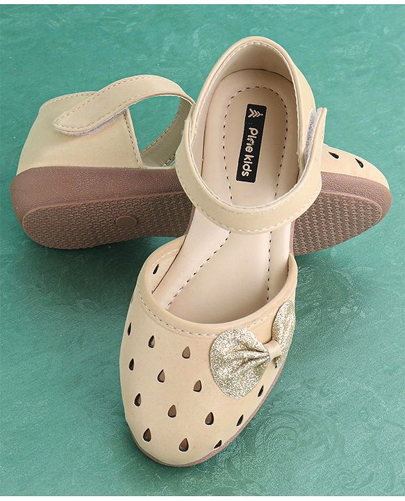 Pine Kids Party Wear Belly Shoes Bow Appliques - Golden
