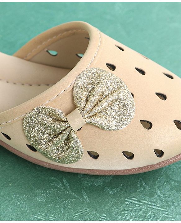 Pine Kids Party Wear Belly Shoes Bow Appliques - Golden