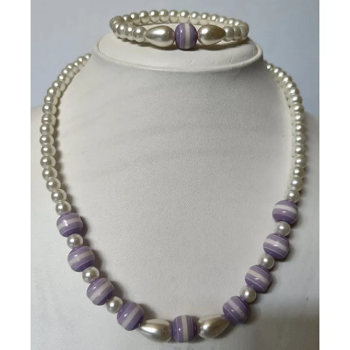 Trendy Butterfly Charm Pearl Bracelet Glittery Purple