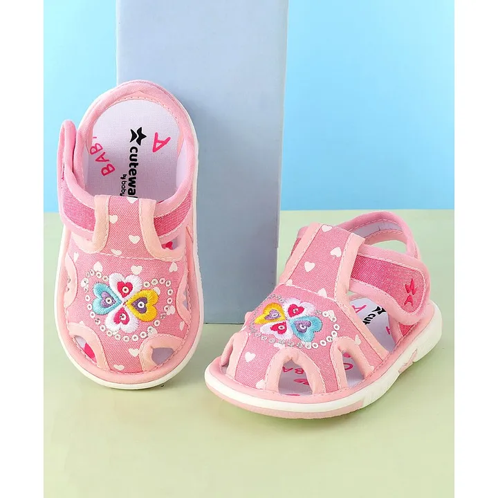 Top 90+ baby girl slippers best dedaotaonec