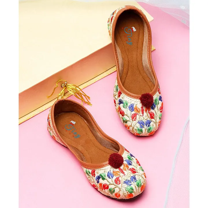 Amazing Designer Embroidered Flat Sandals