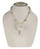 Daizy Floral Design Necklace With Bracelet - White