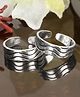 Silver Chest 92.5% Stylish Silver Plain Oxidised Toe Ring With Wave Design for Women Pair of 2- Diameter: 4.5 cm