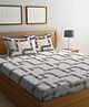 Klotthe Multicolor Geometric 300 TC Cotton Blend Double Bedsheet with 2 Pillow Covers