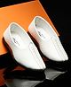 Tiny Bugs Abstract Scallop Style Designed Slip On Ethnic Wear Mojaris - White