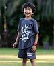 Nap Chief Warner Bros Featuring Half Sleeves Pure Cotton Looney Tunes Printed Tee With Shorts - Grey