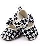 KIDLINGSS Abstract Bow Applique Velcro Closure Booties - Black