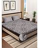 Klotthe Multicolor Geometric 300 TC Cotton Blend Fitted Super King Double Bedsheet with 2 Pillow covers
