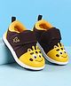Babyoye Velcro Closure Giraffe Face Print Casual Shoes - Yellow Brown