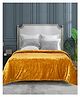 Saral Home light weight Cloudy Mink Silky-Soft Quilt/Blanket all Seasons -  Gold. 60x88 Inch