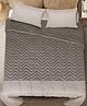 Saral Home CHEVRON Damask All Season Medium Weight Reversible King Quilt/ Comforter 90x90 Inches &  Matching 2 Pillow Covers  17x27 for Double Bed.