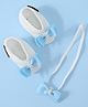 Funkrafts Handmade Crochet Bow Applique Detailed & Pearl Embellished Booties & Headband Set - White & Blue