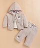 KIDZELLO Cotton Knit Full Sleeves Bow Patch Detailed Hooded Jacket With Pant & Tee Set - Fawn