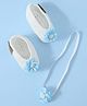 Funkrafts Floral Applique Detailed Handmade Crochet Booties With Headband - White & Blue