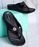 TRASE Heart Applique Detailed Flip Flops - Black