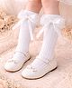Flaunt Chic Bow Applique Detailed Textured Socks - White