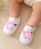 Daizy Floral Applique Detailed Velcro Closure Booties - White