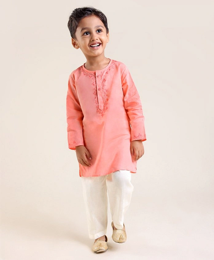 https://cdn.fcglcdn.com/brainbees/images/products/babyhug-100-cotton-woven-full-sleeves-floral-embroidered-kurta-pyjama-set-pink-14038241a.webp