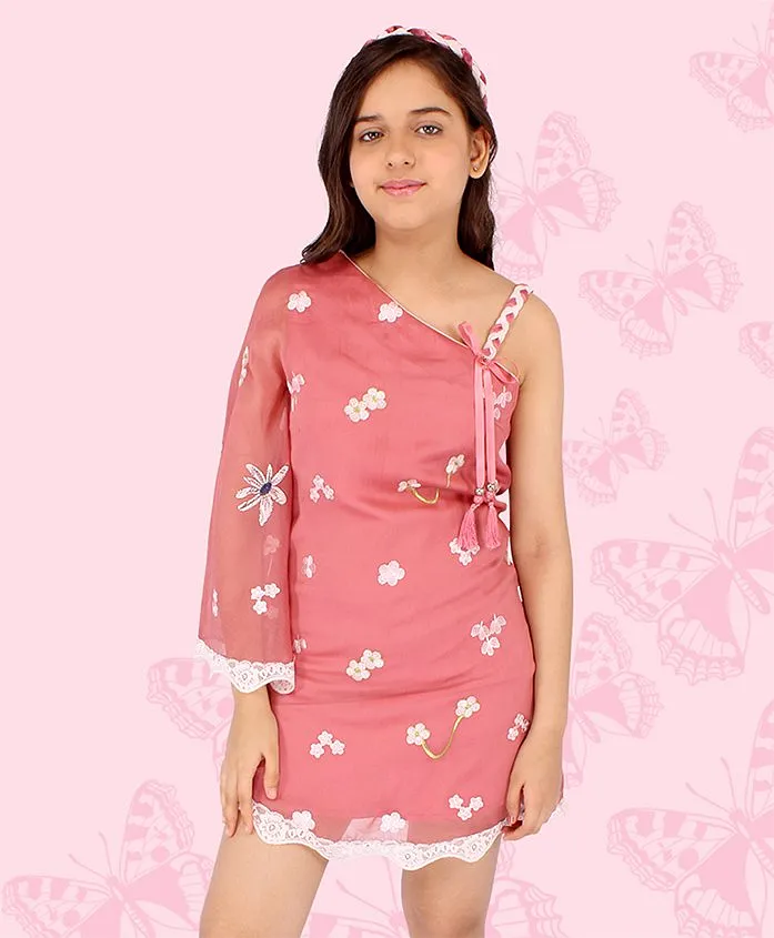 https://cdn.fcglcdn.com/brainbees/images/products/cutecumber-one-shoulder-full-sleeve-flowers-embroidered-and-lace-embellished-kaftan-style-dress-pink-13980182a.webp