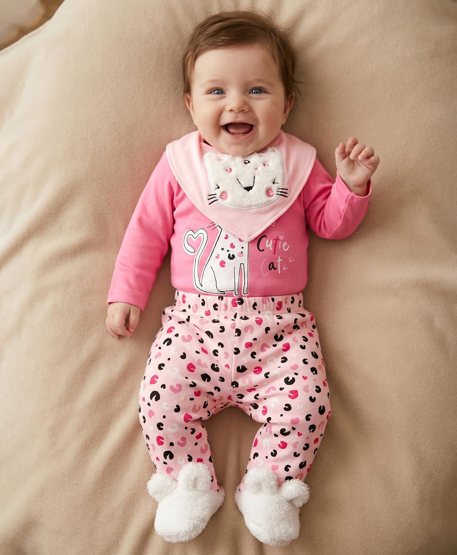 Lily and Jack Full Sleeves Onesie and Lounge Pant With Bib - Pink-picture-25