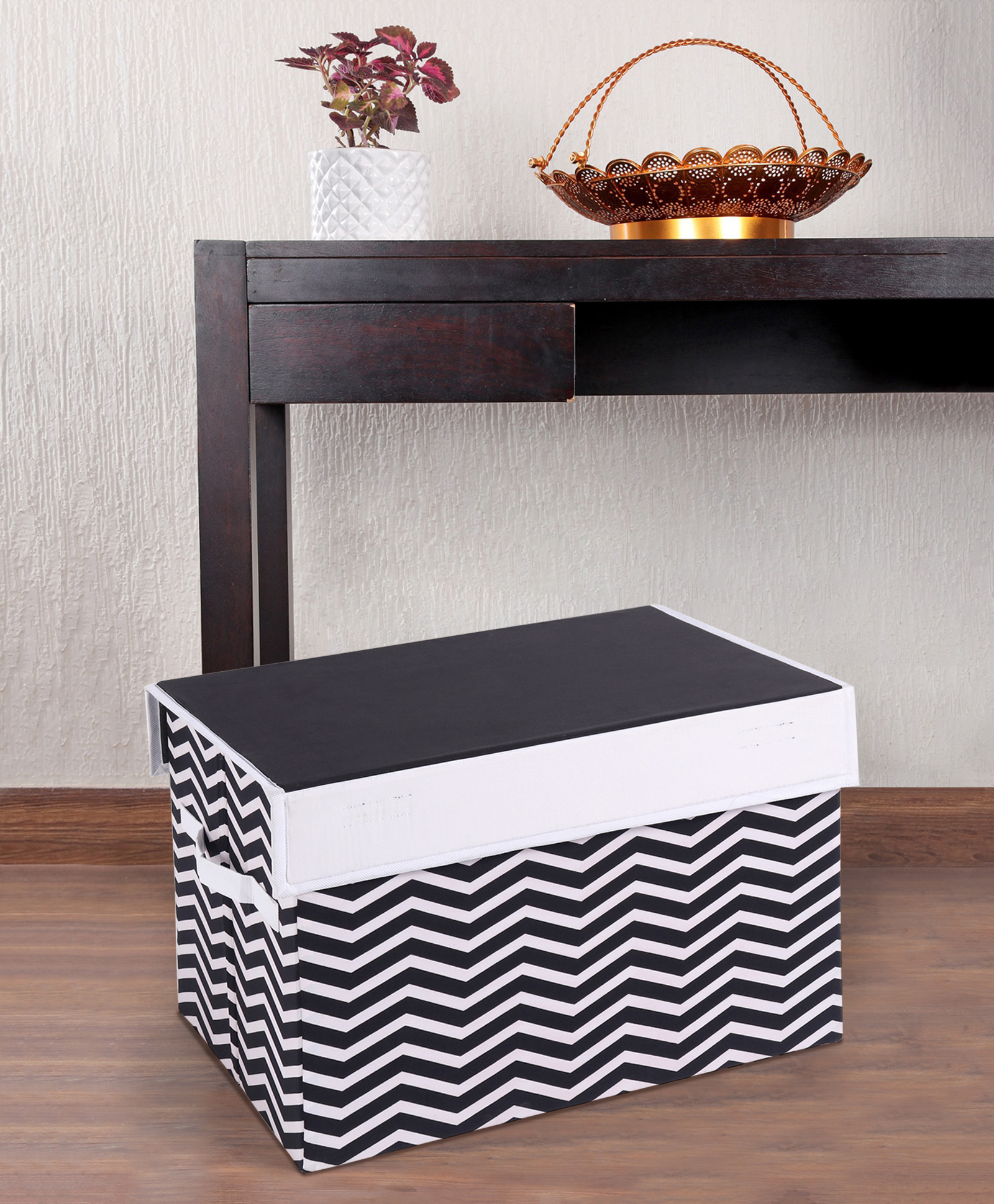Babyhug Toy Bank Chevron Print - Grey & White-image-30