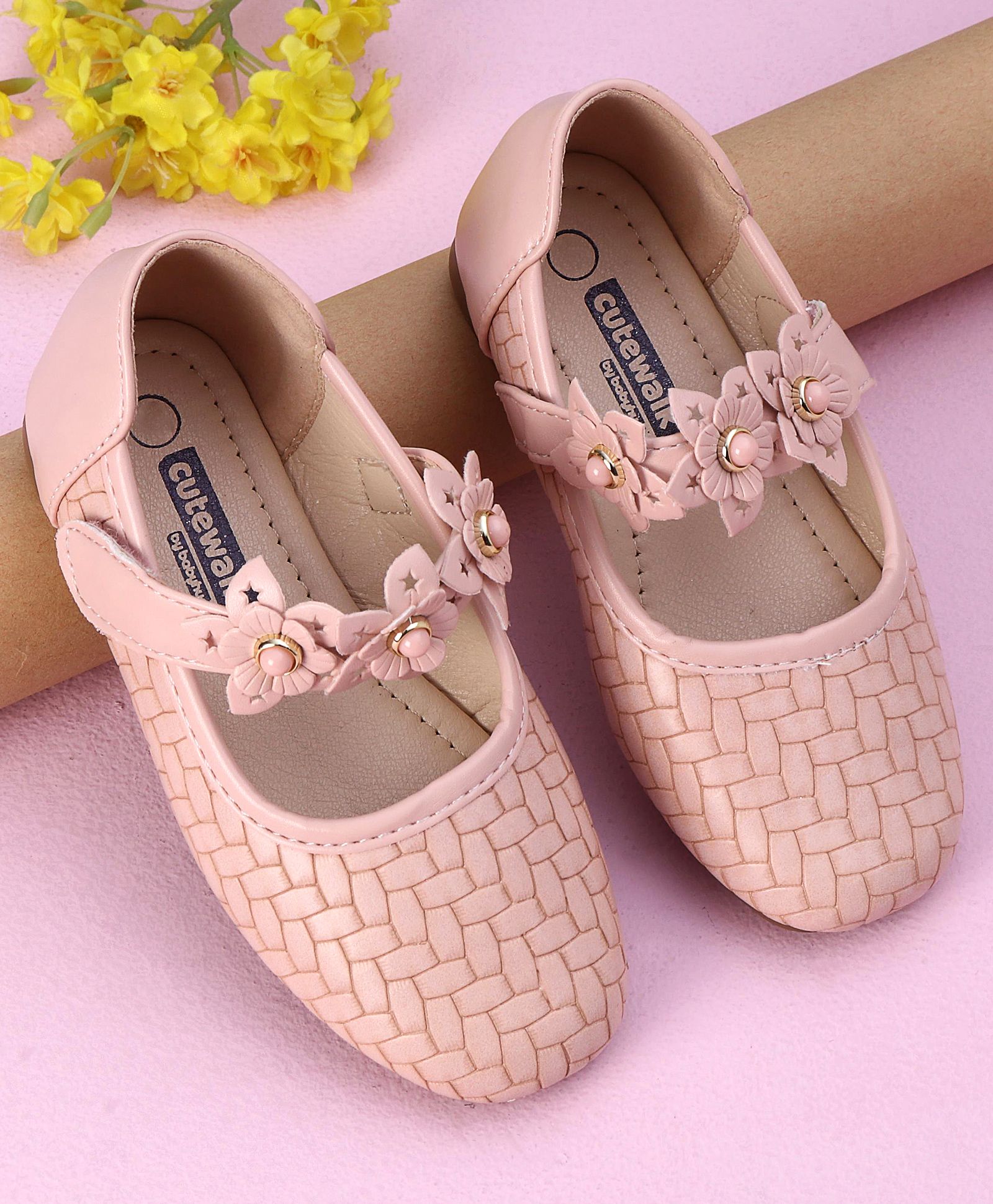Cute Walk by Babyhug Sandals Flower Applique- Pink-picture-21