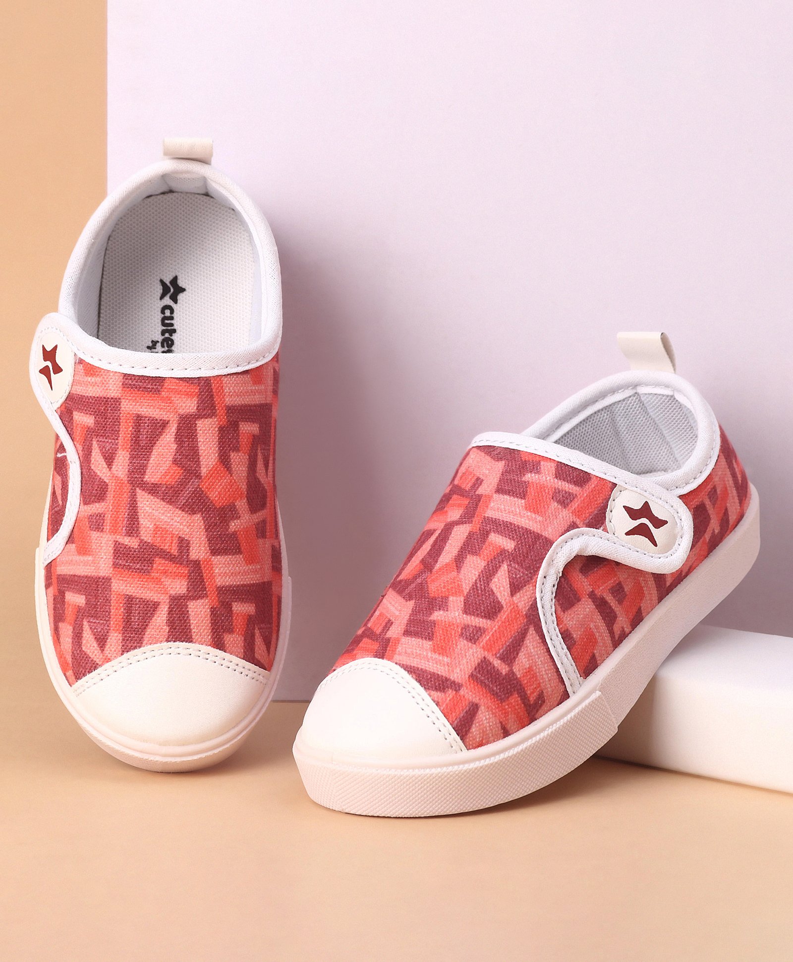 Cute Walk by Babyhug Casual Shoes With Velcro Closure - Red White-picture-6