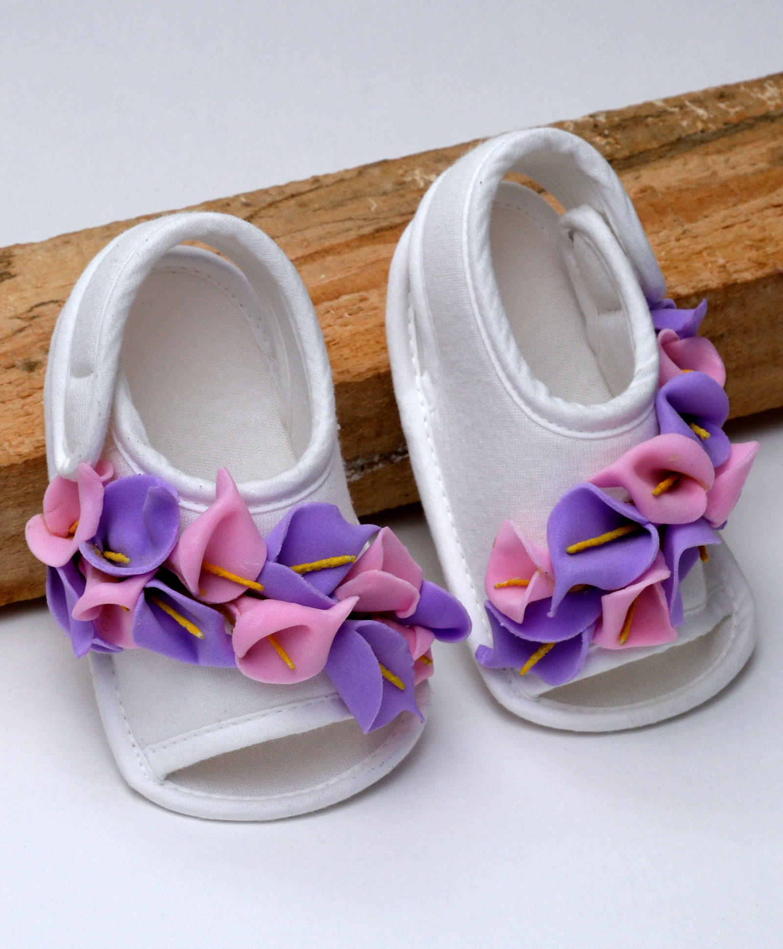 Daizy Flower Detailed Booties With Velcro Closure - White-picture-14