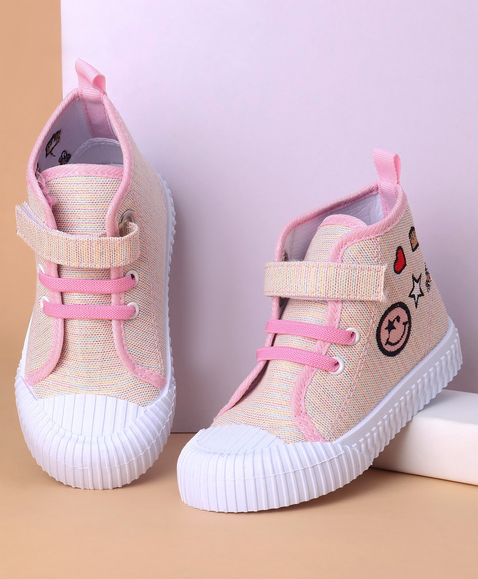 Cute Walk by Babyhug Casual Shoes with Velcro Closure Emoji Design - Pink-picture-19