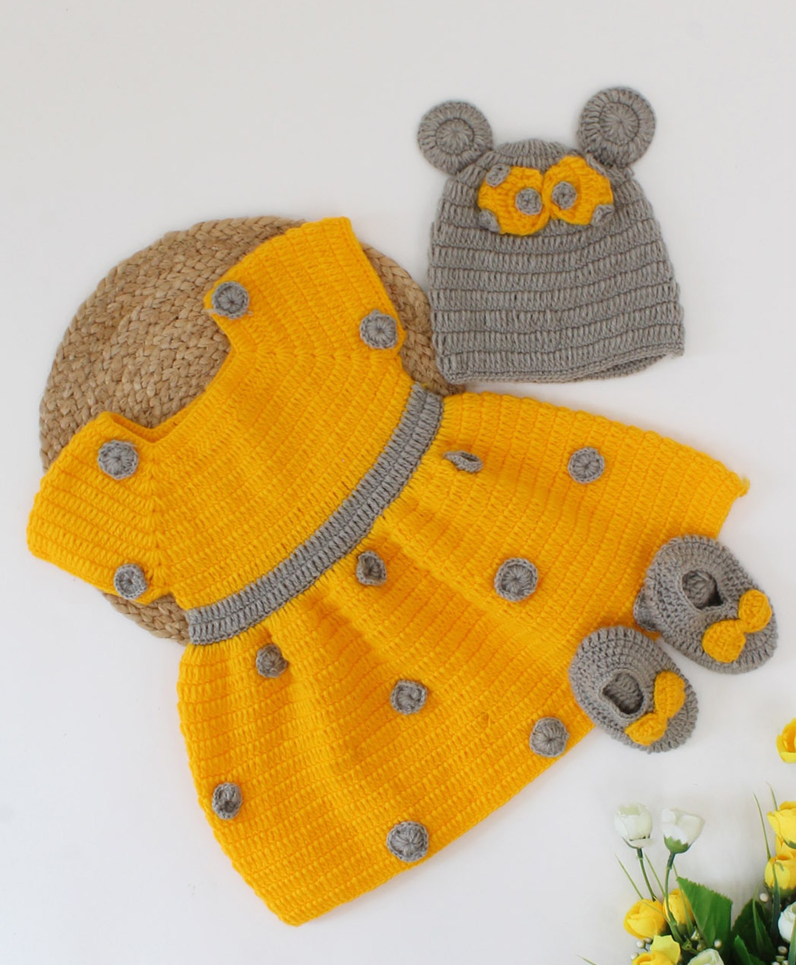 Woonie Handmade Floral Pattern Embroiderd With Bow Detailed Cap & Booties - Yellow & Grey-picture-13