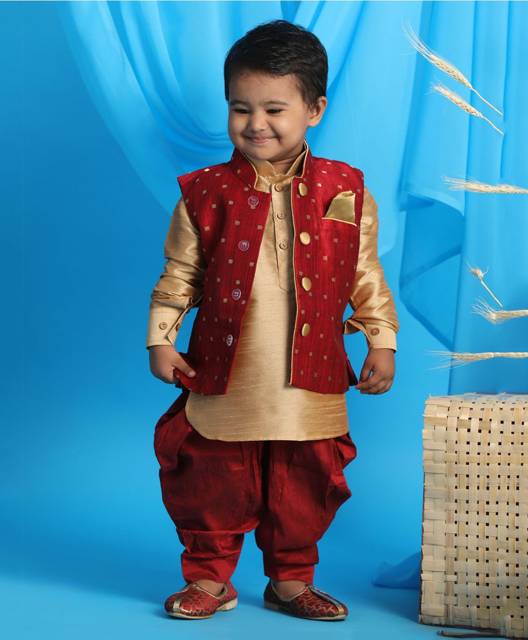 VASTRAMAY SHISHU Full Sleeves Curved Hem Kurta With Cubic Motif Detailed Jacket With Coordinating Dhoti - Rose Gold & Maroon-picture-20