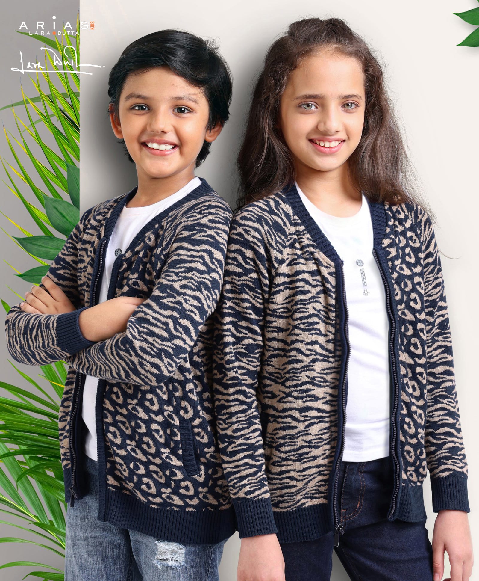 Arias Acrylic Knit Full Sleeve Sweater With All Over Jacquard Design - Navy And Beige-image-23