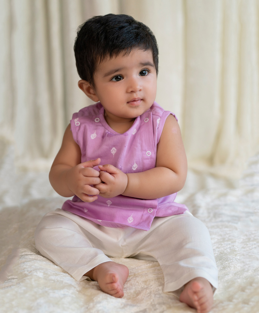 Tiber Taber Sleeveless Floral Foil Printed Jhabla Pyjamas Set - Purple-image-2